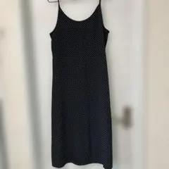 UNIQLO 小花柄 キャミワンピース ブラックのサムネイル