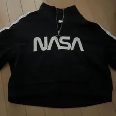 H&M NASA ハーフジップ スウェット ブラックのサムネイル