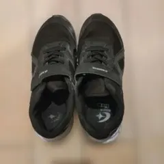 ムーンスター　ブラックスニーカー（穴あり）