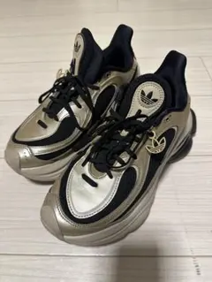 adidas OZVENUZ アディダス　オズヴィーナス　24.5
