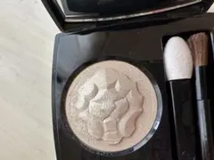 CHANEL オンブル プルミエール プードゥル 905エレクトラムラメのサムネイル