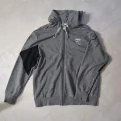 Puma フード付きグレー ジップアップパーカー