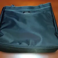 黒のナイロントートバッグ