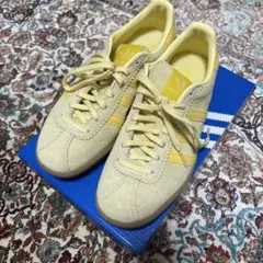 adidas BERUMDA W イエロー/クリーム 24.0