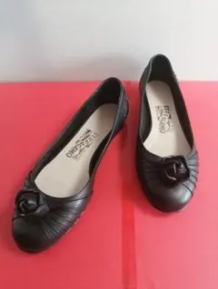 値下げ！超 美　品！Salvatore Ferrgamo フラットシューズ