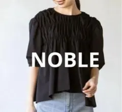 NOBLE ノーブル ギャザーフレアスリーブブラウス ネイビー 光沢感 