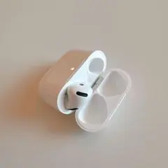 美品 Apple AirPods4(第4世代)右耳＋充電ケース 動作確認済み