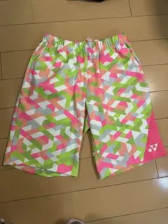 ヨネックス　ハーフパンツ　幾何学模様