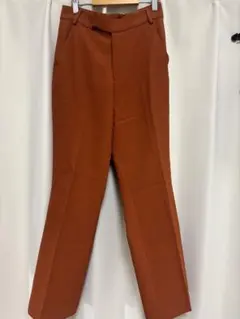 オレンジ スラックス バックポケット付き フレアパンツ センタープレス 低身長