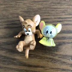 トムとジェリー　すってんころりん　ガチャガチャ　カプセルトイ　タフィー