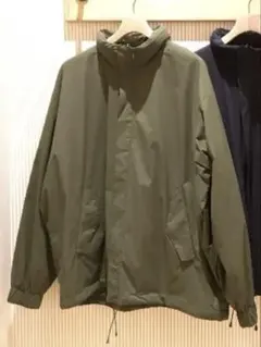BEAMS テクニカル ジップ ブルゾン ナイロンジャケット カーキのサムネイル