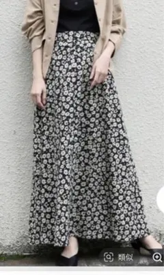 美品　ローリーズファーム　小花柄Ａラインロングスカート