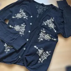 zucca 刺繍入りのカーディガン