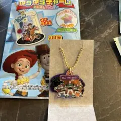 トイストーリー5 ゆらゆらチャーム　にじほしキャンディ　バズ