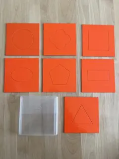 リトミック研究センター　はめ込み図形カード