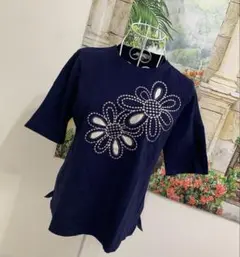 フラワー刺繍 ネイビー 半袖Tシャツ