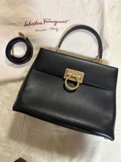 フェラガモ　ハンドバッグ　ショルダーバッグ