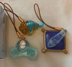 ディズニーストア　シークレット　ストラップ