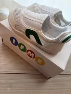 Item thumbnail for item ebaa60ce-2d66-478d-8925-eb0230a3c2dd