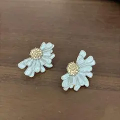 花デザイン ピアス(両耳用)