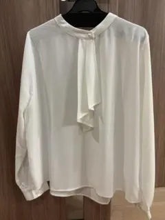 【未使用紙タグなし】コムサイズム ボウタイ風ブラウス 白 Lサイズ 洗える 通勤