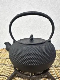 未使用品　南部釜師造　南部鉄瓶一級合格証付　１５型アラレ　南部鉄瓶　南部鉄器 未使用品 南部釜師造 南部鉄瓶一級合格証付 15型アラレ 南部鉄瓶