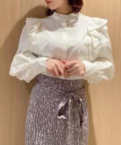 SNIDEL フリルスタンドカラーブラウス