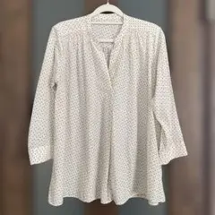 ユナイテッドアーローズ　幾何学模様 ホワイト 七分袖シャツ