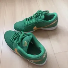 NIKE SB DUNK LOW PRO グリーン ゴールドのサムネイル