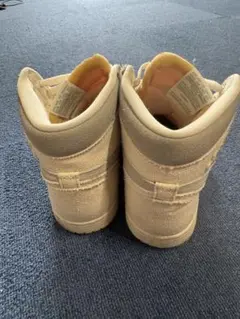 Nike Air Jordan 1 灰色/ベージュ