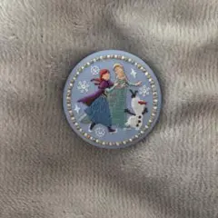Disney Characters 刺繍缶バッジビスケット アナと雪の女王