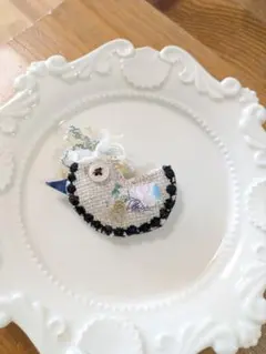 a279 ミナペルホネン ハンドメイドブローチ アクセサリー - メルカリ