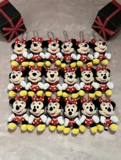 ミニーマウスぬいぐるみキーホルダー18体セット