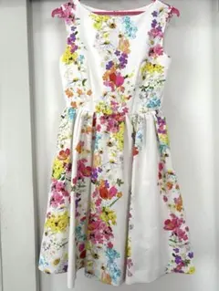 Chestyフラワープリント ノースリーブ ワンピース