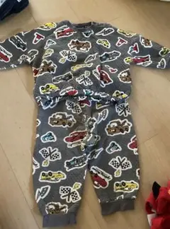 カーズ　厚手のパジャマ　90