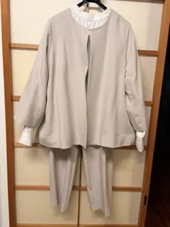 セレモニーパンツスーツ3点セット　ベージュ