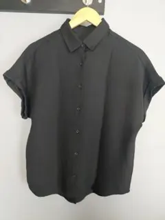 GU ジーユー フレンチスリーブシャツ ブラック M 半袖ブラウス きれいめ