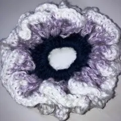 フリルデザインシュシュ 白 紫紺色