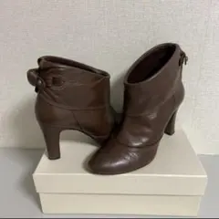 AU BANNISTER ショートブーツ(サイズ38、ヒール7.5cm)
