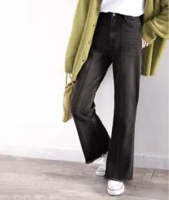 【新品未使用品】フリンジデニムセミフレアパンツ