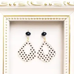 ドット ピアス　モノトーン　訳あり