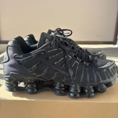 Nike Shox ブラックスニーカー