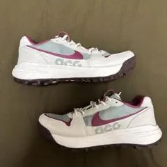 NIKE ACG LOWCATE カジュアル　トレッキング　散歩　旧ロゴのサムネイル