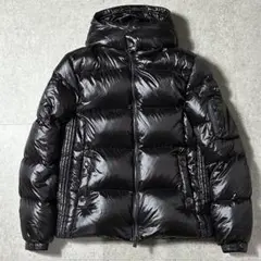 美品 TATRAS ベルボ 4 黒 18AW ダウンジャケットのサムネイル