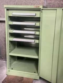 サカエ スチールキャビネット 4段 鍵・仕切り板付 工具箱 デスクワゴン 緑 サカエ スチールキャビネット 4段 鍵・仕切り板付 工具箱 デスクワゴン