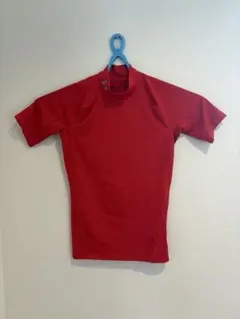 Under Armour レッド ハイネック インナーシャツ