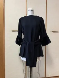 黒いサテン五分袖シャツ・ファー付き