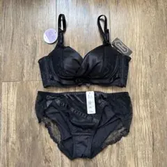 エメフィール　脇高カシュクールブラセット　B65/M