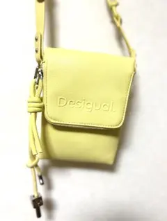 Desigualデシグアル　レザー風携帯電話ケースのサムネイル