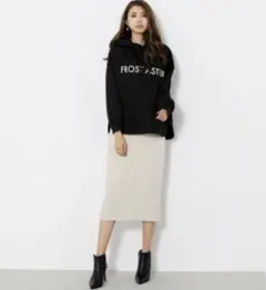 クリーニング済み美品rienda パイピングペンシルスカートのサムネイル